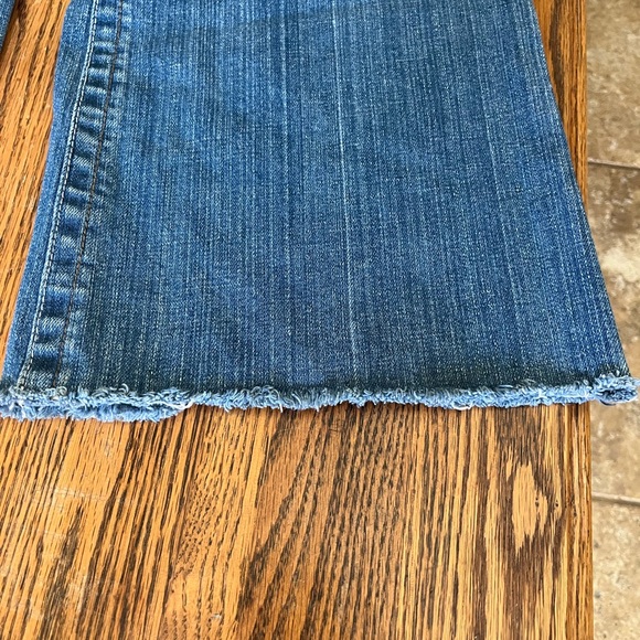 Candies vintage blue jeans with beautiful embroidered pockets and details - Picture 10 of 11